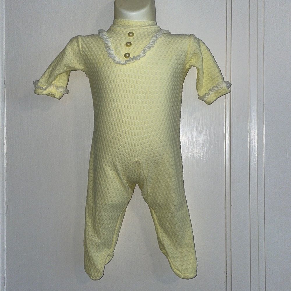 Vtg 60s yellow footie onesie for baby/infant girl